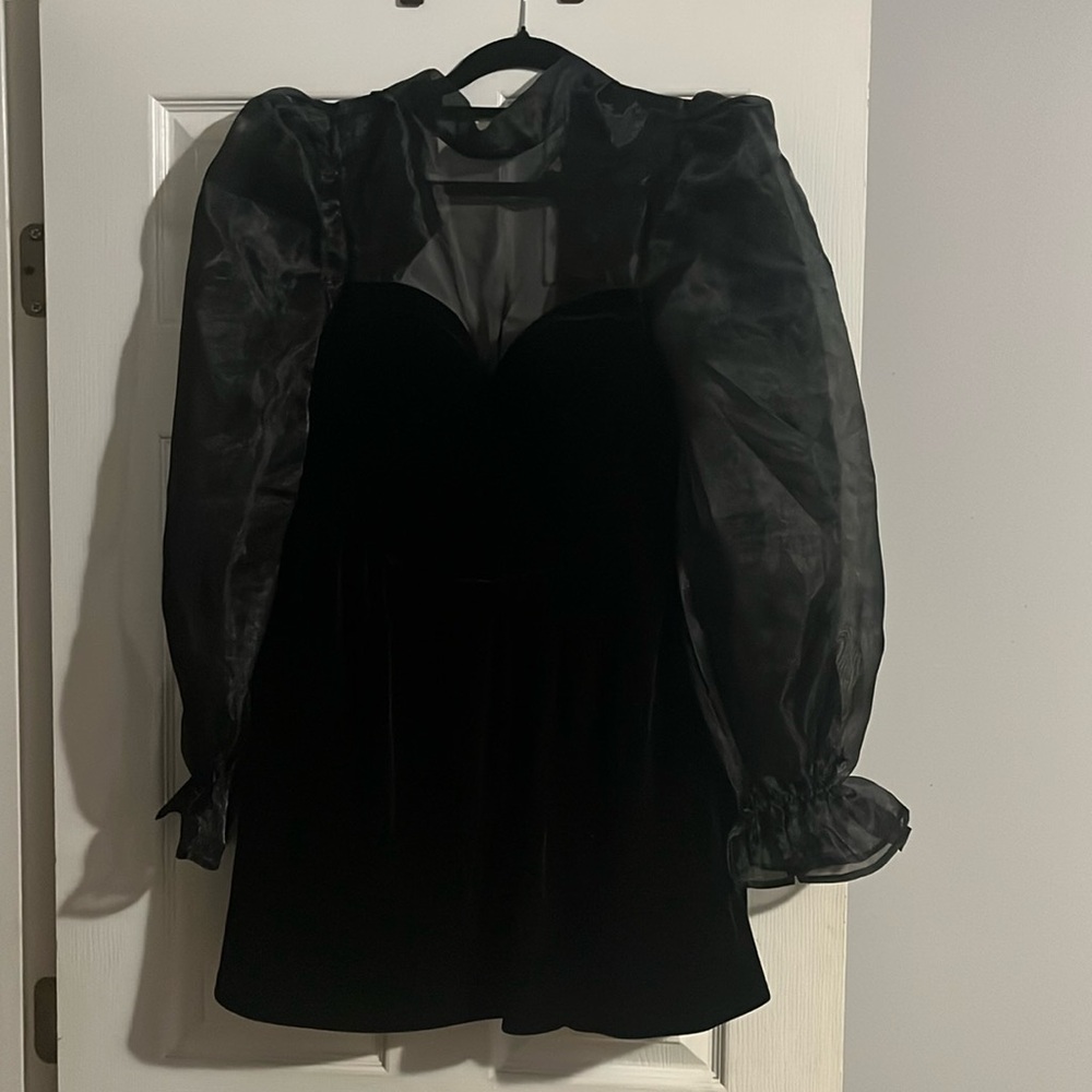 Black long sleeve mini dresss